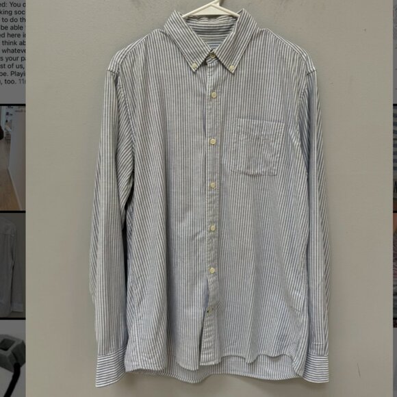 GAP Oxford Shirt in Standard Fit Blue & White Stripes in Medium - Picture 5 of 7